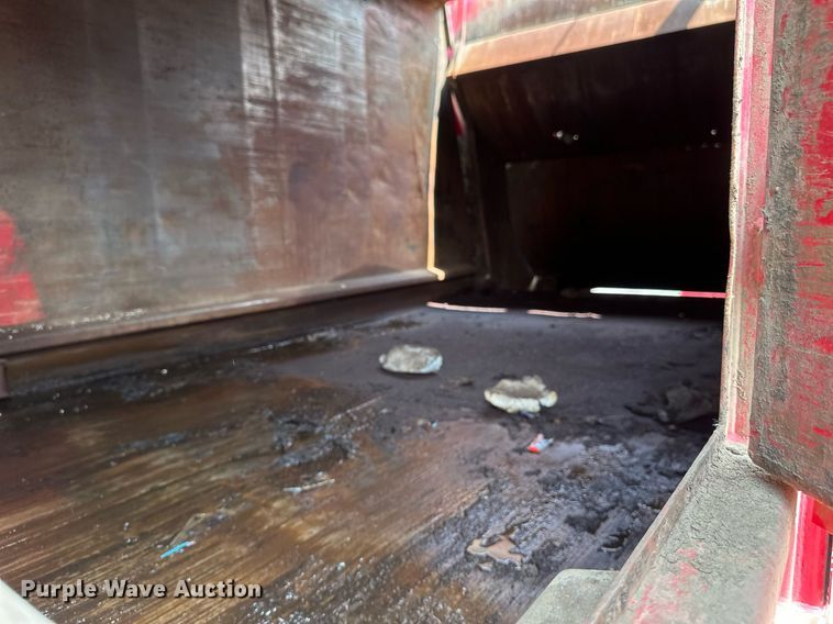 image for item EB2614 1999 International 4900 refuse truck