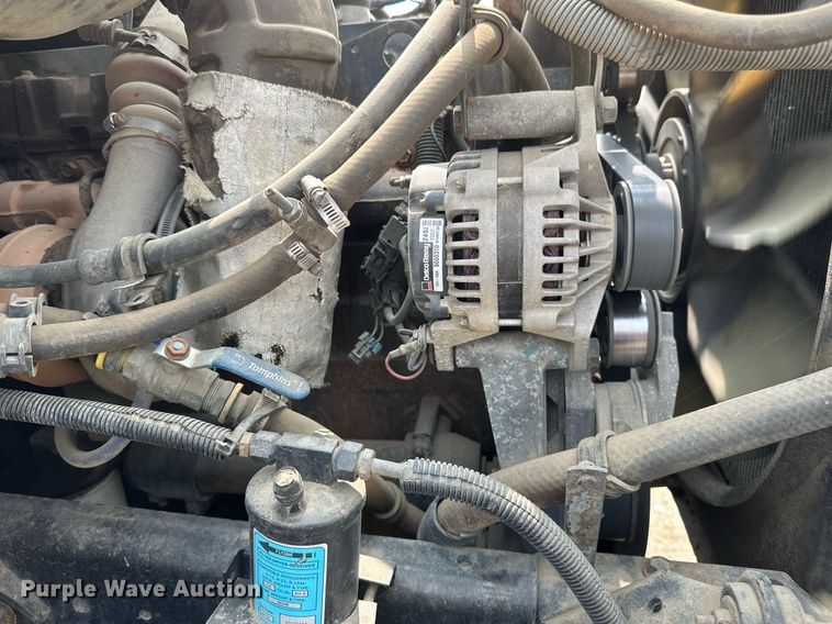 image for item EB2614 1999 International 4900 refuse truck