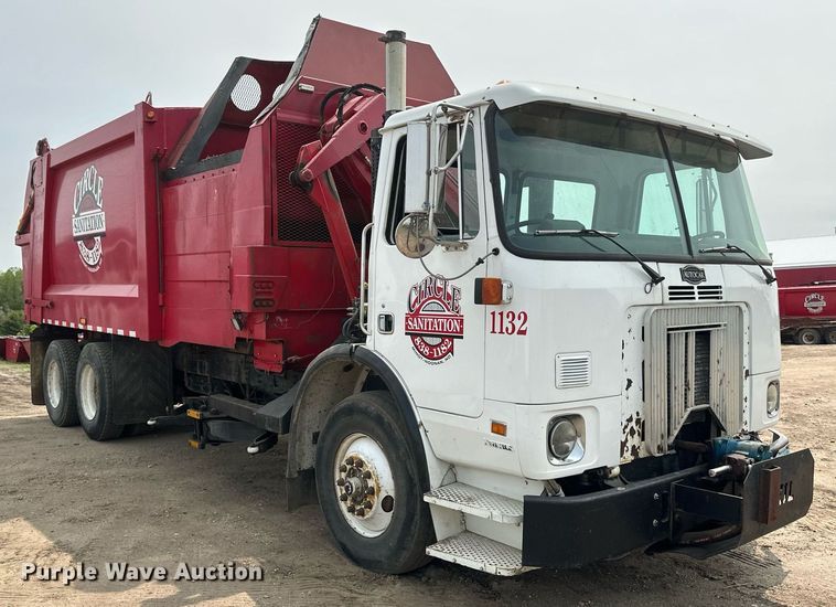 image for item EB2615 2004 AutoCar Xpeditor refuse truck