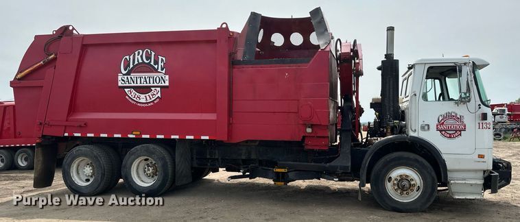 image for item EB2615 2004 AutoCar Xpeditor refuse truck