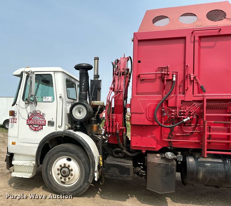 image for item EB2615 2004 AutoCar Xpeditor refuse truck