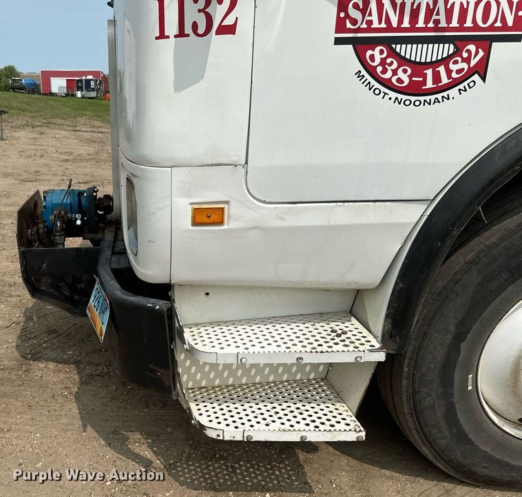 image for item EB2615 2004 AutoCar Xpeditor refuse truck