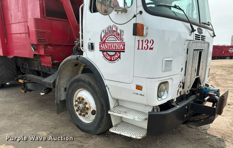 image for item EB2615 2004 AutoCar Xpeditor refuse truck