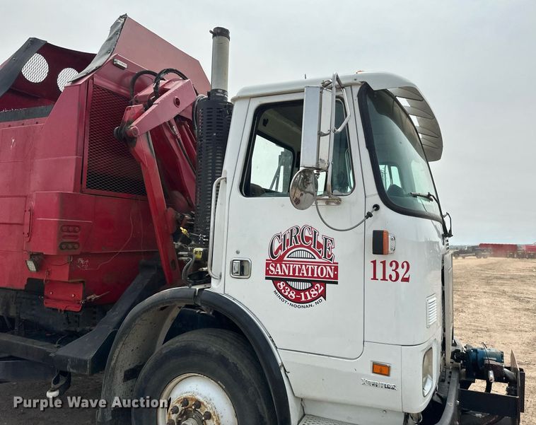 image for item EB2615 2004 AutoCar Xpeditor refuse truck