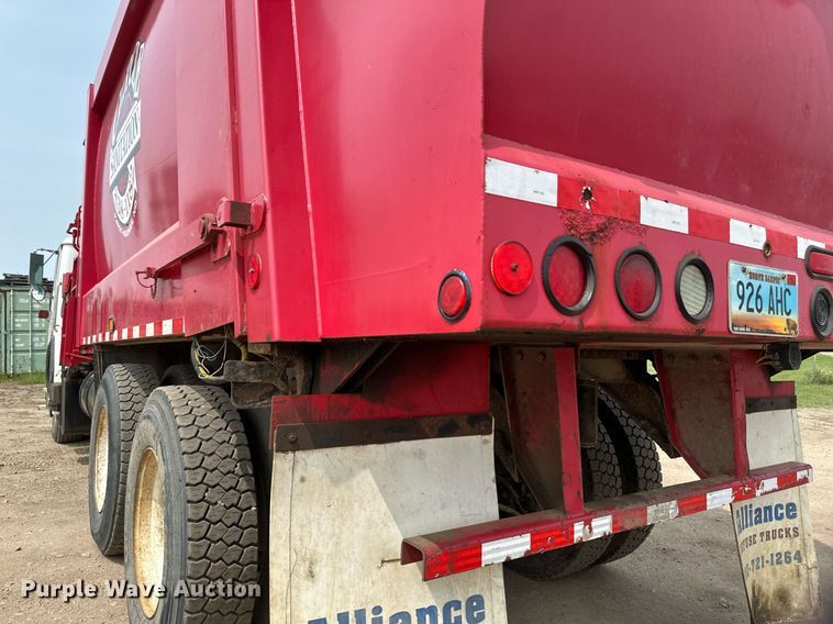 image for item EB2615 2004 AutoCar Xpeditor refuse truck