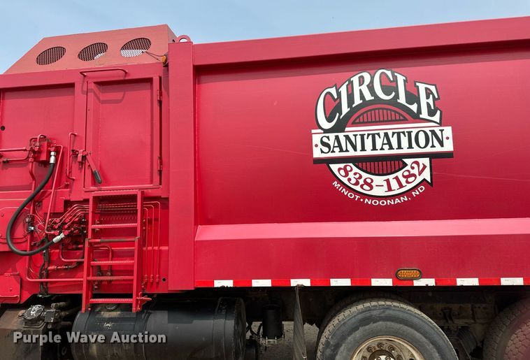 image for item EB2615 2004 AutoCar Xpeditor refuse truck