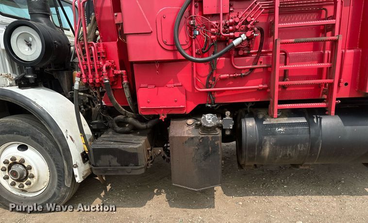 image for item EB2615 2004 AutoCar Xpeditor refuse truck