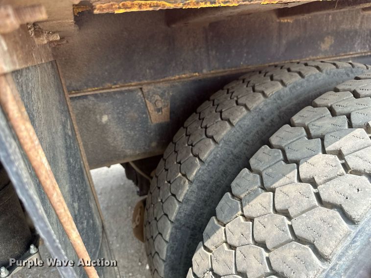 image for item EB2615 2004 AutoCar Xpeditor refuse truck