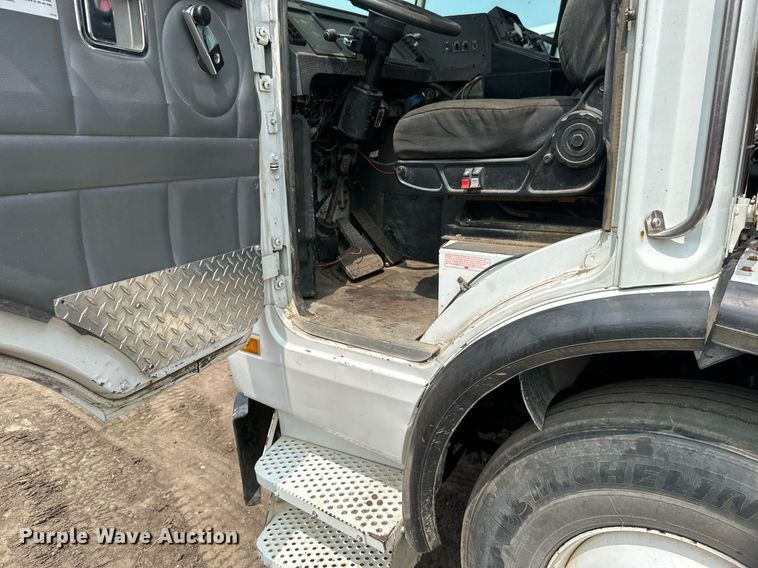 image for item EB2615 2004 AutoCar Xpeditor refuse truck