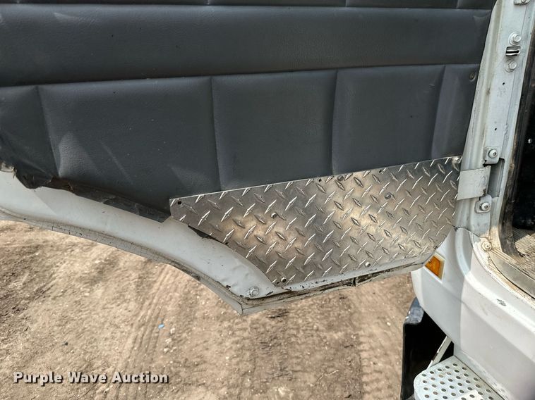 image for item EB2615 2004 AutoCar Xpeditor refuse truck