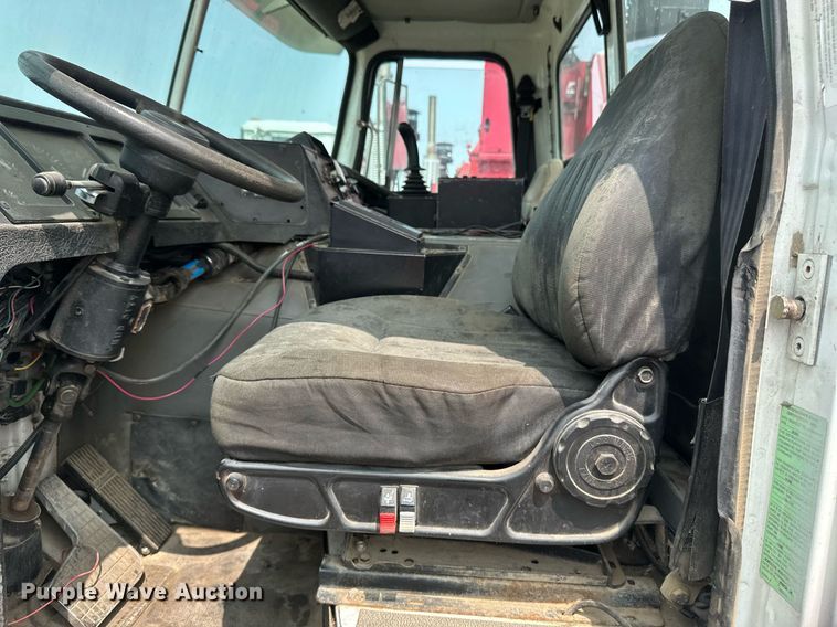 image for item EB2615 2004 AutoCar Xpeditor refuse truck