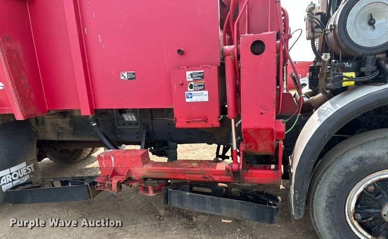 image for item EB2616 1999 Volvo Xpeditor refuse truck