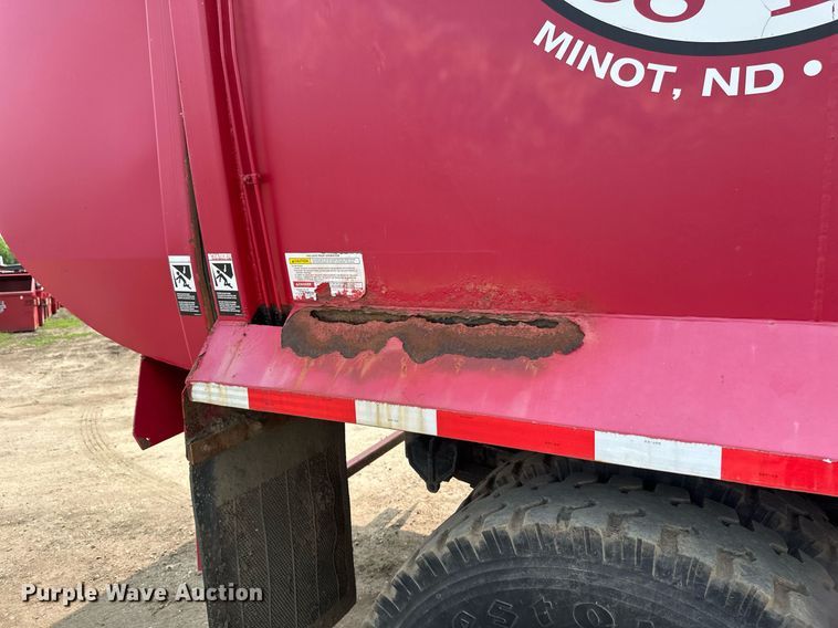 image for item EB2616 1999 Volvo Xpeditor refuse truck