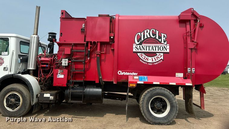 image for item EB2616 1999 Volvo Xpeditor refuse truck