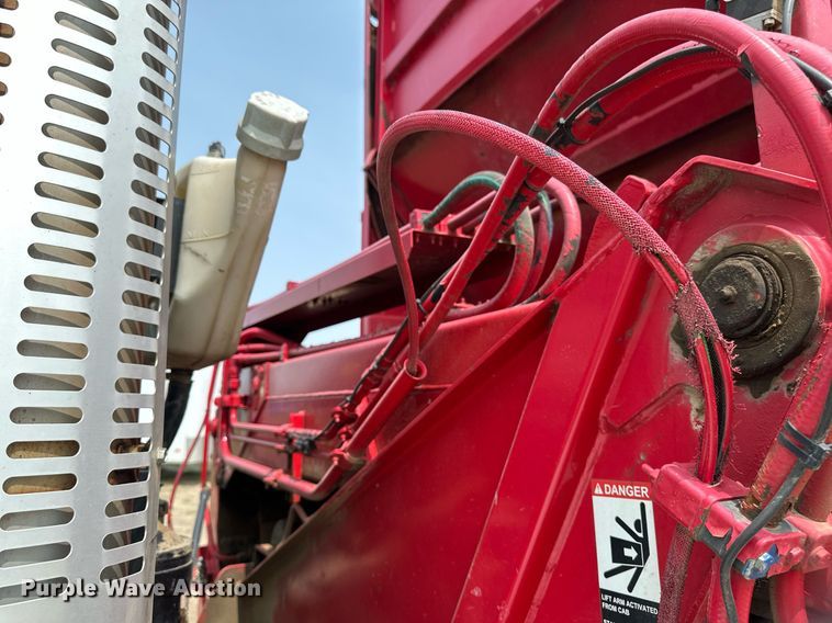 image for item EB2616 1999 Volvo Xpeditor refuse truck