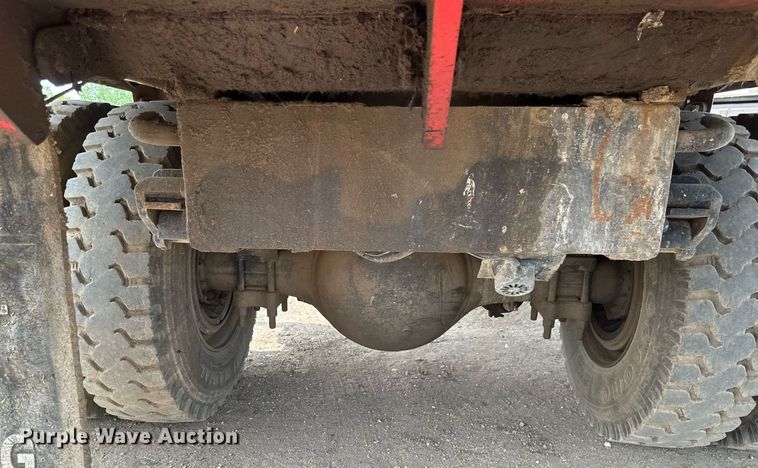 image for item EB2616 1999 Volvo Xpeditor refuse truck