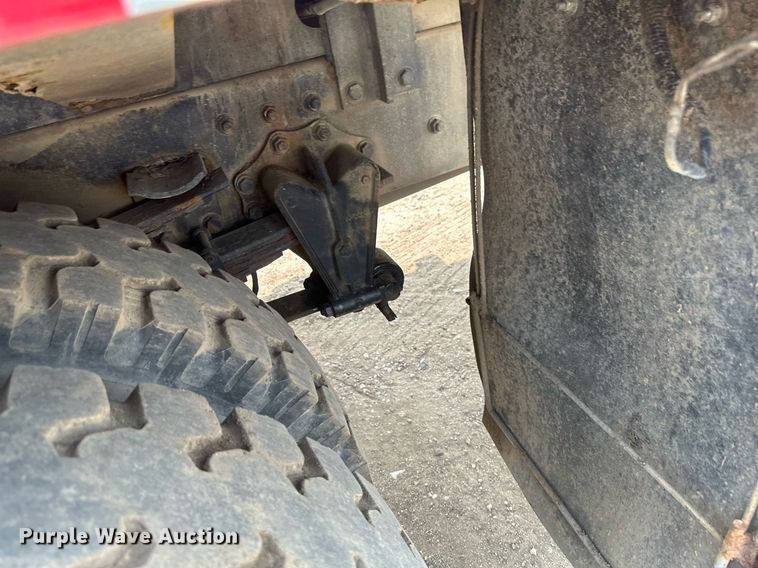 image for item EB2616 1999 Volvo Xpeditor refuse truck