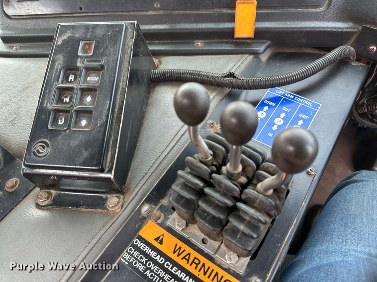 image for item EB2616 1999 Volvo Xpeditor refuse truck