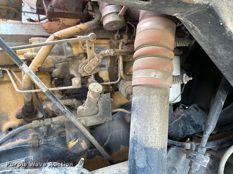 image for item EB2616 1999 Volvo Xpeditor refuse truck