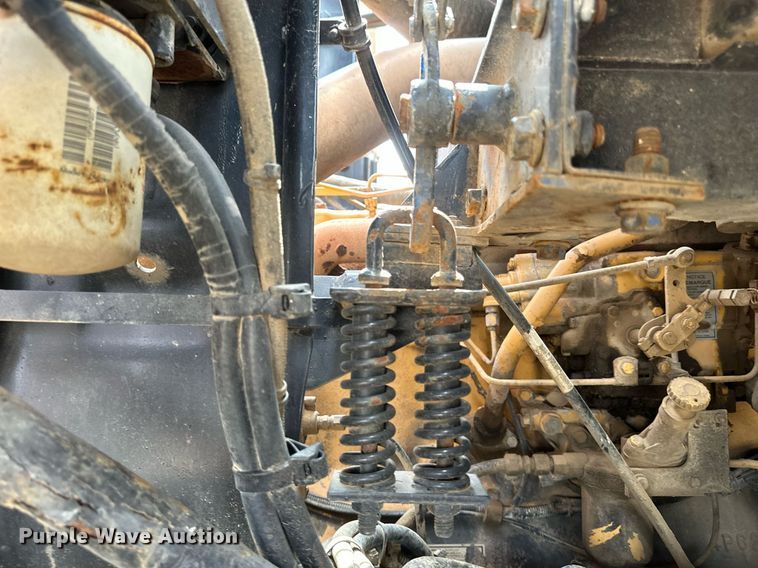 image for item EB2616 1999 Volvo Xpeditor refuse truck