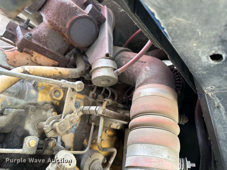 image for item EB2616 1999 Volvo Xpeditor refuse truck