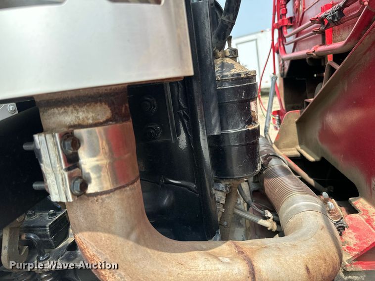 image for item EB2616 1999 Volvo Xpeditor refuse truck