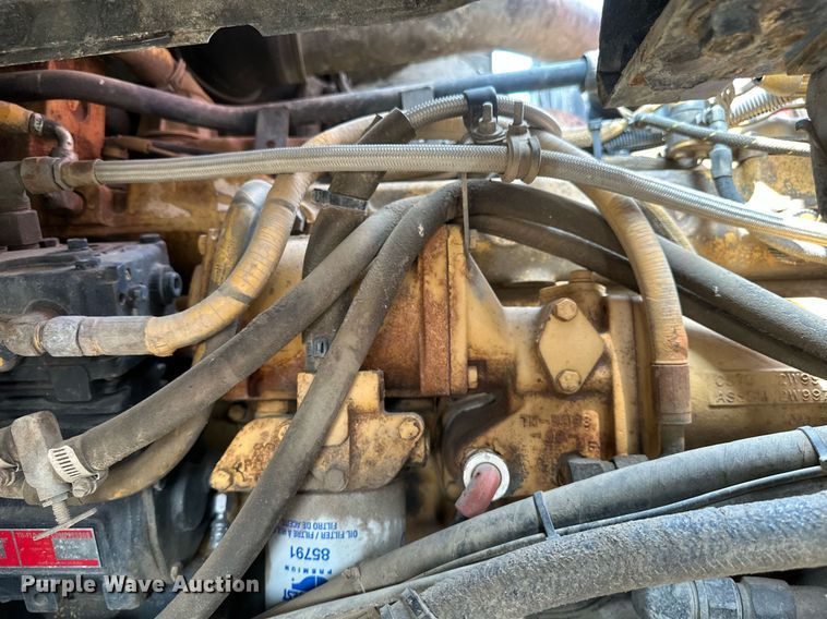 image for item EB2616 1999 Volvo Xpeditor refuse truck