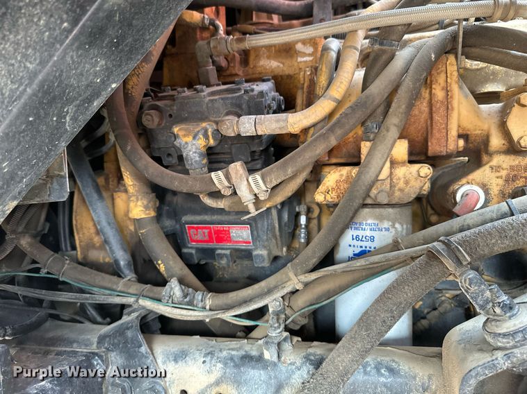 image for item EB2616 1999 Volvo Xpeditor refuse truck