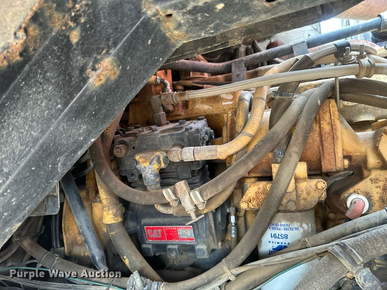 image for item EB2616 1999 Volvo Xpeditor refuse truck