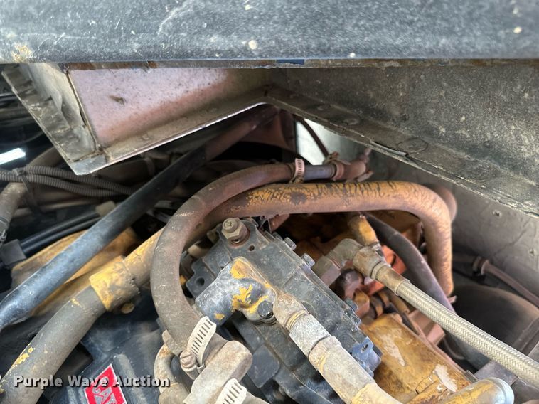 image for item EB2616 1999 Volvo Xpeditor refuse truck