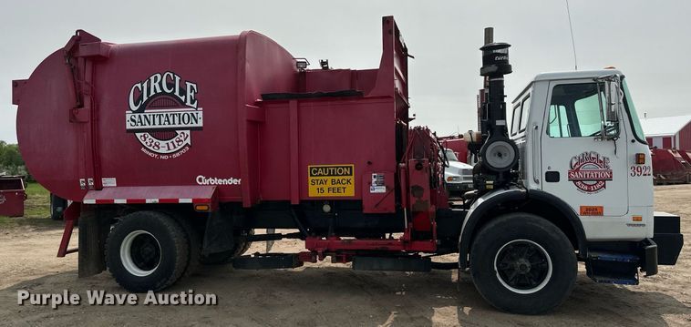 image for item EB2617 2001 Volvo Xpeditor refuse truck