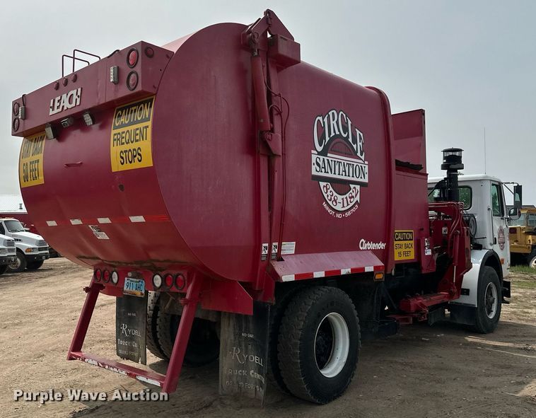 image for item EB2617 2001 Volvo Xpeditor refuse truck