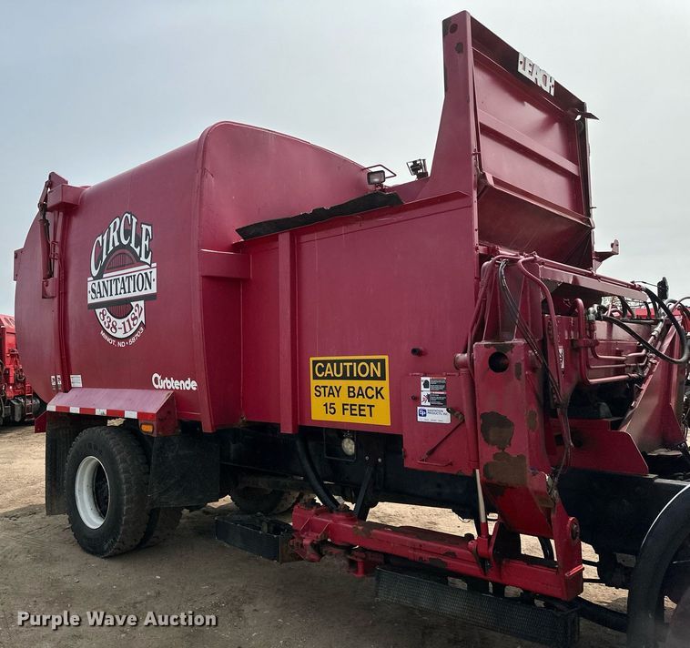 image for item EB2617 2001 Volvo Xpeditor refuse truck