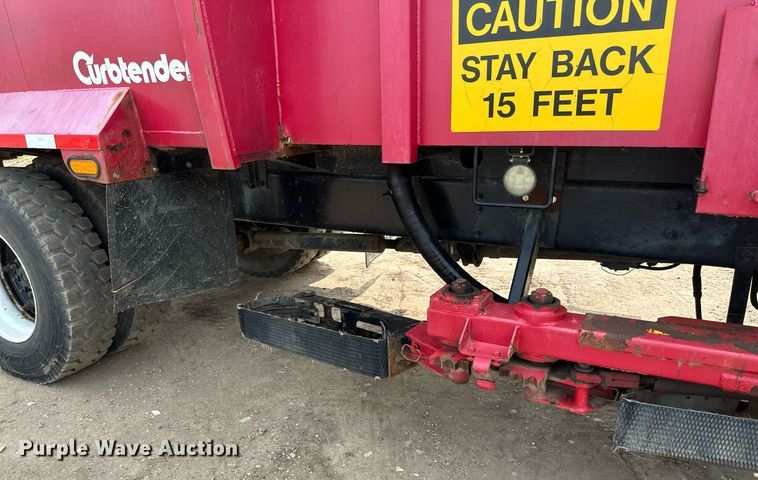 image for item EB2617 2001 Volvo Xpeditor refuse truck