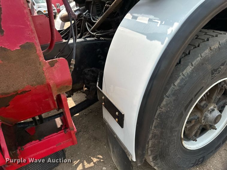 image for item EB2617 2001 Volvo Xpeditor refuse truck