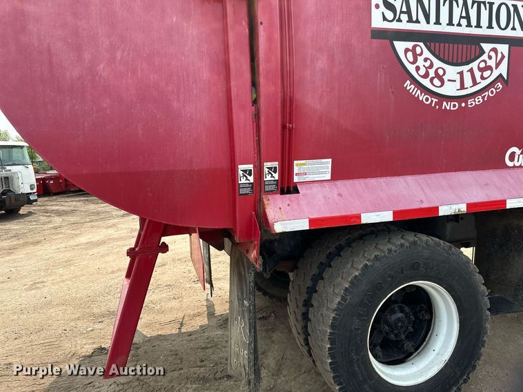 image for item EB2617 2001 Volvo Xpeditor refuse truck