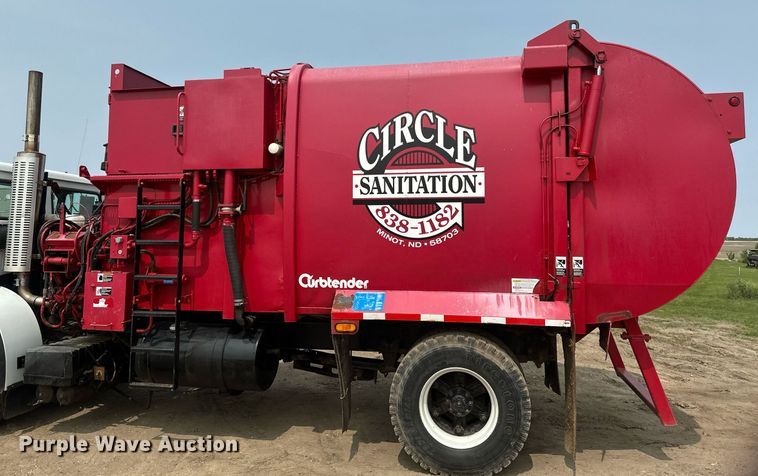 image for item EB2617 2001 Volvo Xpeditor refuse truck