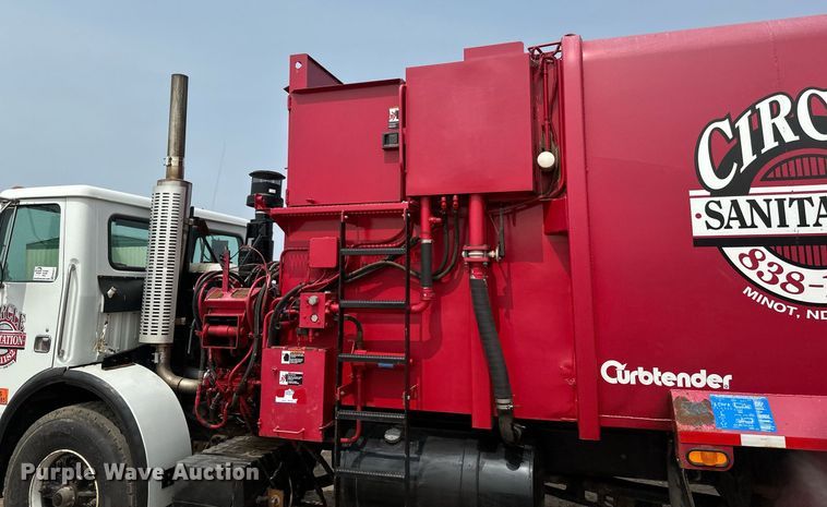 image for item EB2617 2001 Volvo Xpeditor refuse truck