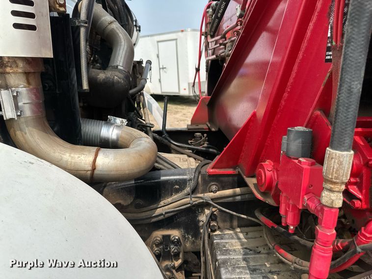 image for item EB2617 2001 Volvo Xpeditor refuse truck