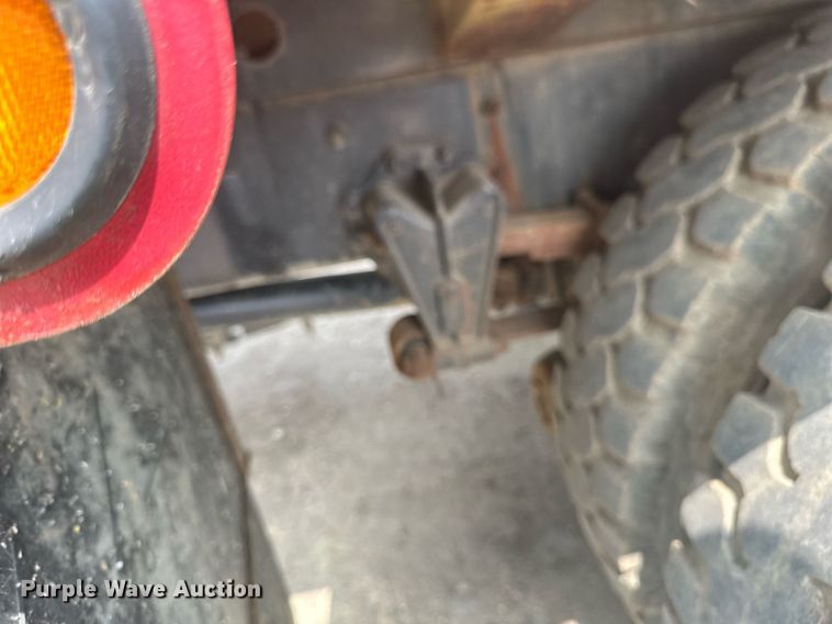 image for item EB2617 2001 Volvo Xpeditor refuse truck