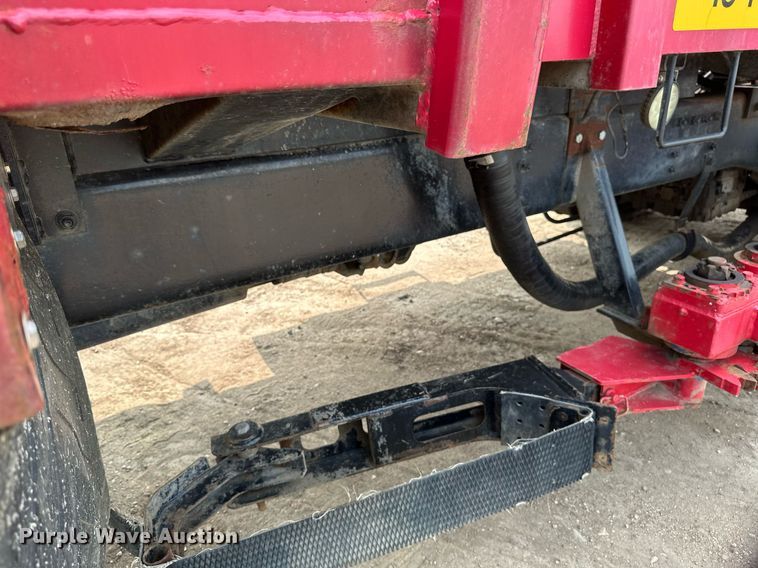 image for item EB2617 2001 Volvo Xpeditor refuse truck