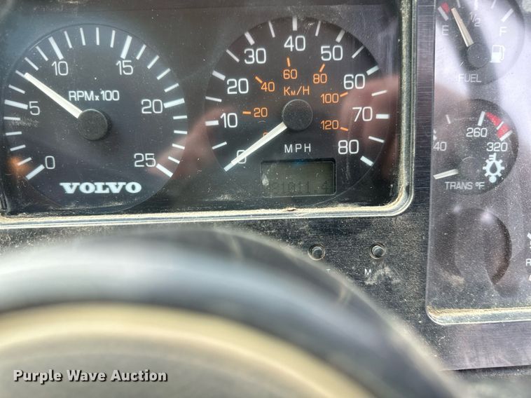 image for item EB2617 2001 Volvo Xpeditor refuse truck