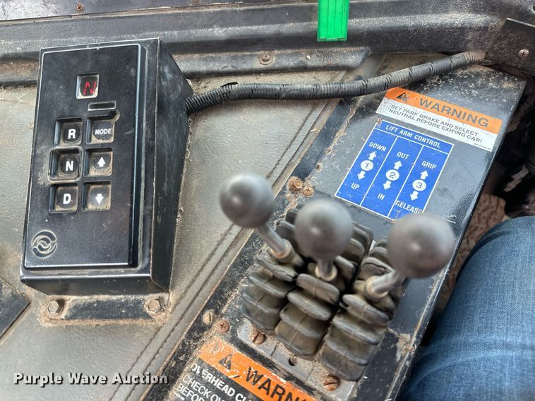 image for item EB2617 2001 Volvo Xpeditor refuse truck