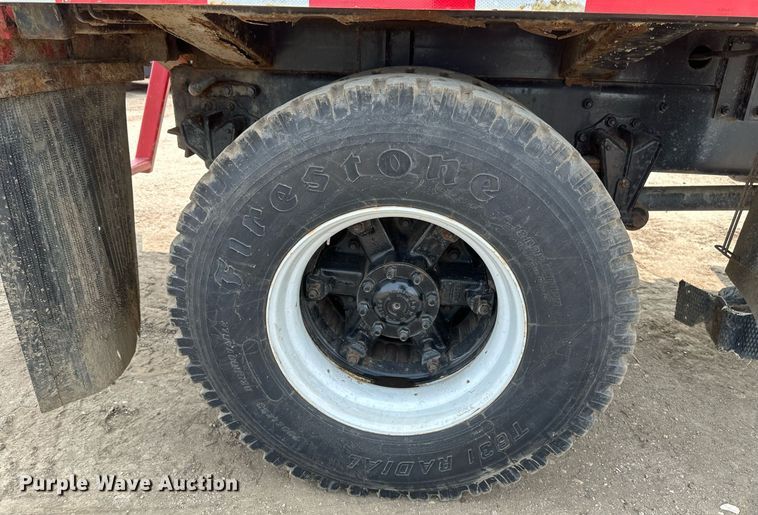 image for item EB2617 2001 Volvo Xpeditor refuse truck