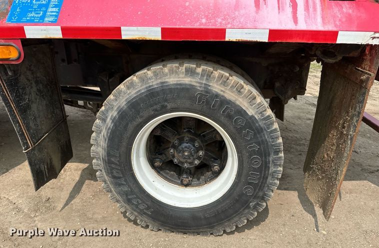 image for item EB2617 2001 Volvo Xpeditor refuse truck