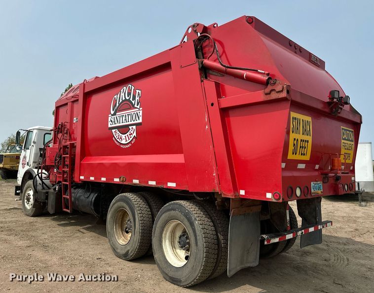 image for item EB2618 2000 Volvo Xpeditor refuse truck