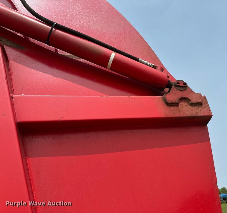 image for item EB2618 2000 Volvo Xpeditor refuse truck