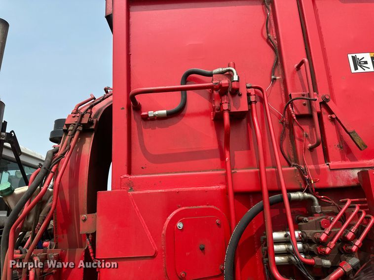 image for item EB2618 2000 Volvo Xpeditor refuse truck