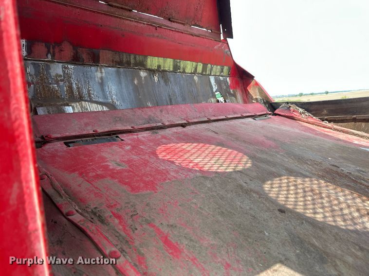 image for item EB2618 2000 Volvo Xpeditor refuse truck