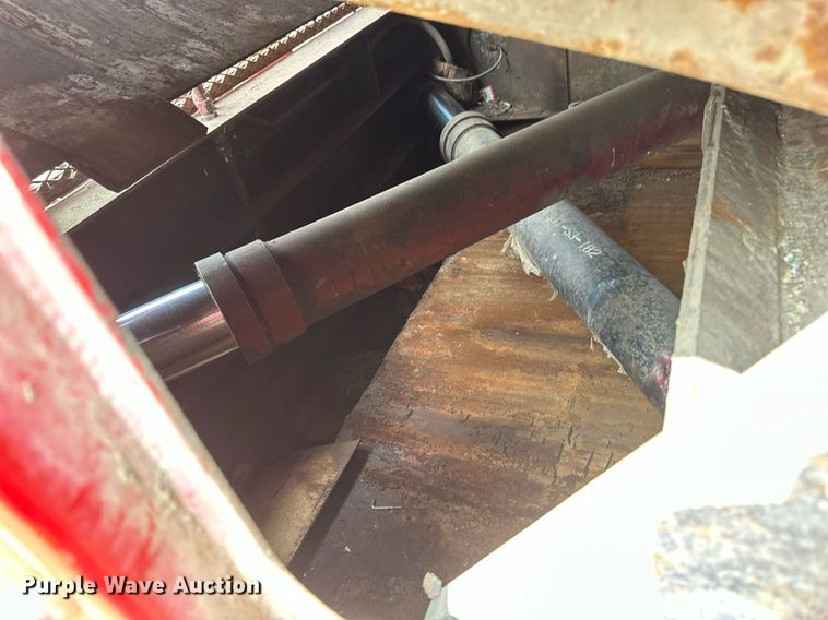 image for item EB2618 2000 Volvo Xpeditor refuse truck